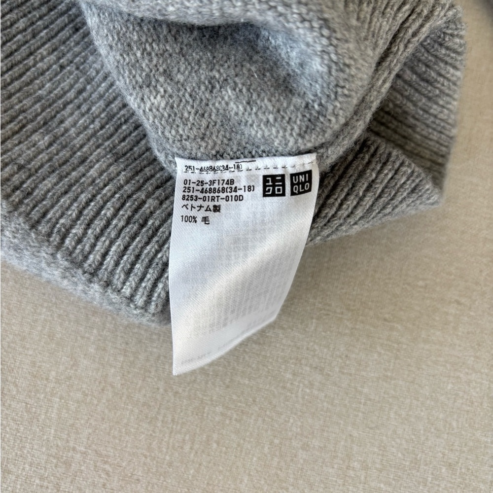 Uniqlo x Anya Hindmarch wool grey sweater 👁️ eye motif S small crew neck - Picture 8 of 10